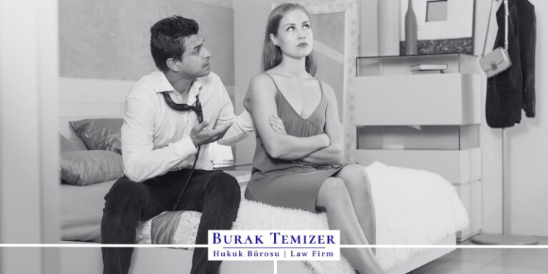 Eşin Giyimine Karışmak Boşanma Sebebi Midir?