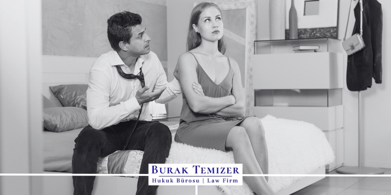 Eşin Giyimine Karışmak Boşanma Sebebi Midir?